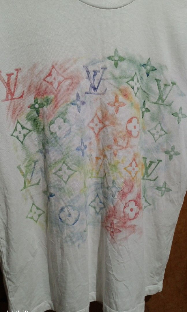 Louis Vuitton Pastel monogram crayon print tee (Category: Tshirts & Polo Shirts ) located in Batangas. Submitted by lelethrift.com (Listing ID 1468787584, Image 2). Description: Louis Vuitton Pastel monogram crayon print Size: Medium to semi Large complete tags with washtag 10/10 color rate no yellow stains ready to wear na napalaundry na excellent condition even neckline.