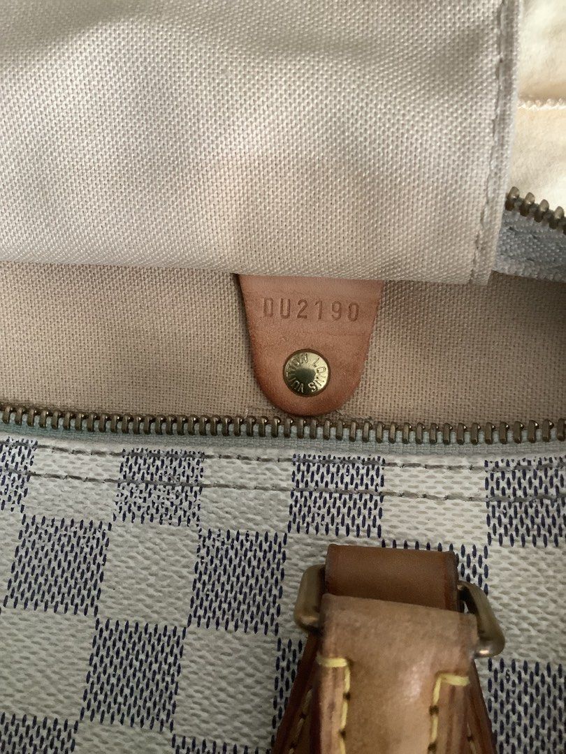 Louis Vuitton Speedy 30 Damien Azur (Category: Luxury Bags & Wallets) located in Taytay. Submitted by eugeneyoung (Listing ID 1468763775, Image 2). Description: ✅ Genuine Louis Vuitton Speedy 30 Damier Azur. ✅ Canvass Handbag. ✅ Zip Closure. ✅ Top Handle. ✅ Patent leather. ✅ Height- 8.3”. ✅ Width - 11.8” ✅ Depth- 6.7” ✅ 💯% Authentic LV bag. ✅ With Dustbag. ✅ For sale/ Negotiable. .