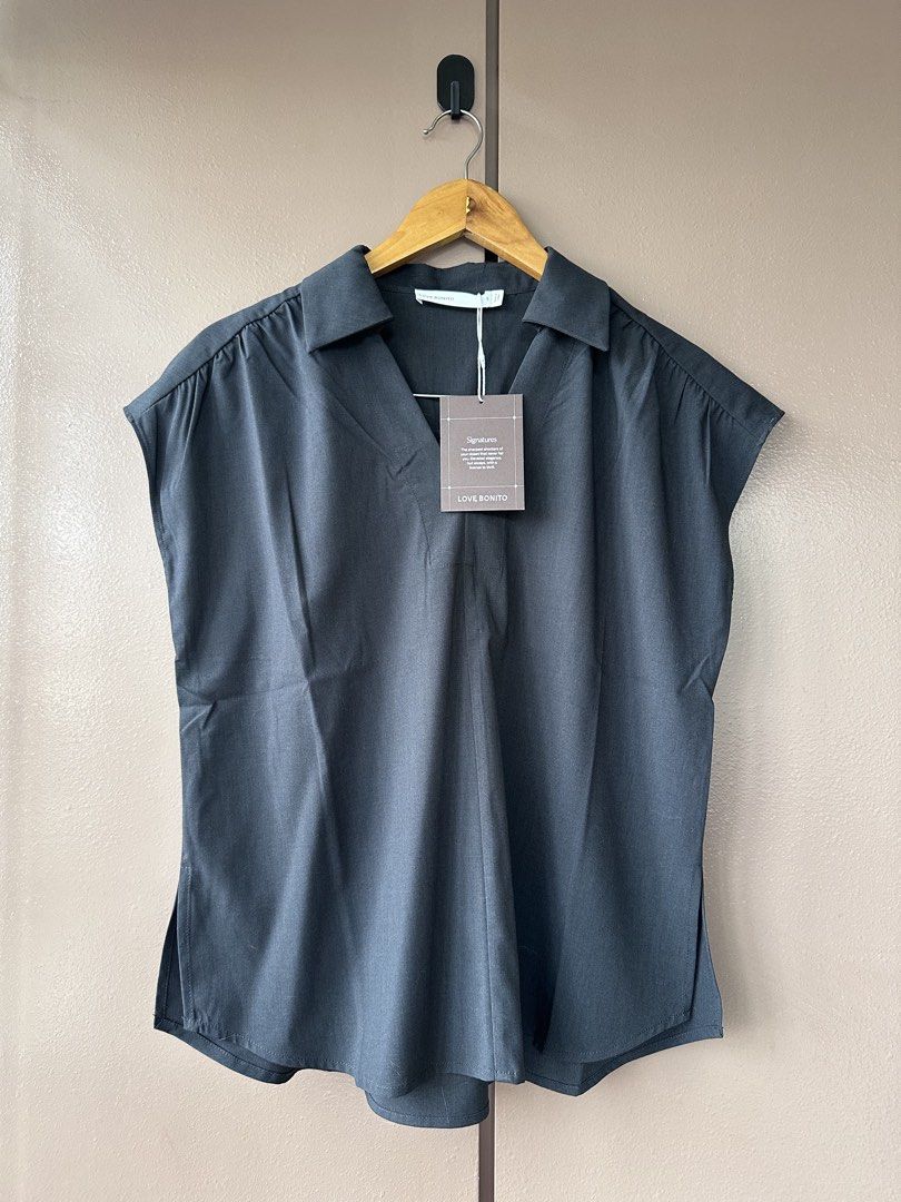 Love Bonito black top (Category: Sleeveless) located in Abucay. Submitted by closetofaca (Listing ID 1468798214, Image 1). Description: Small on tag but runs large Bust: 42”.