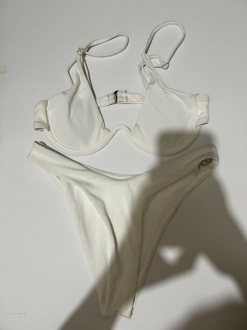 Lovito and Zaful Bikini Set Bundle (3 Pieces) for take all (Category: Bikinis & Swimsuits) located in Manila. Submitted by dailydellie (Listing ID 1468898616, Image 3). Description: Take all for 350 -Brand new natago lang haha -Size small on tag brown and white (white with issue parang dot stain pls check last slide) green is medium on tag but can fit small din. -Set of 3 trendy bikini sets - Green Ribbed Halter Set: Brand new with tags (Lovito) 