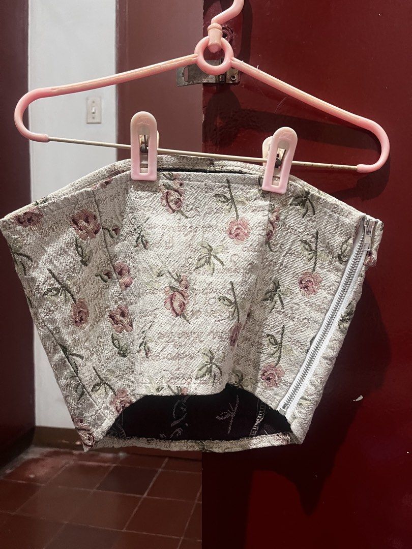 lovito corset top (Category: Blouses) located in Quezon City. Submitted by mademoisjelle (Listing ID 1468871159, Image 2). Description: .