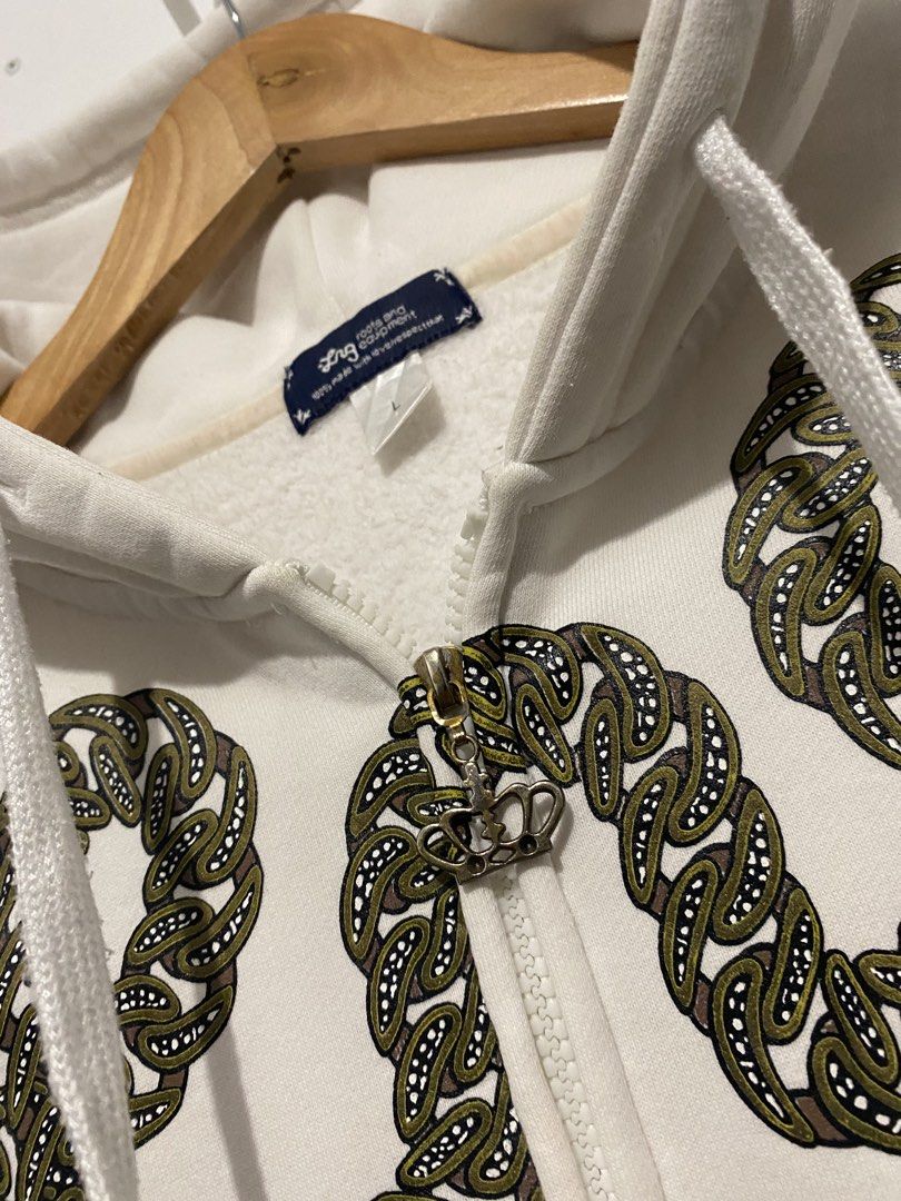 Lrg White Hooded Jacket (Category: Coats, Jackets and Outerwear) located in Cagayan de Oro. Submitted by vevienne.westwood (Listing ID 1468780013, Image 3). Description: .