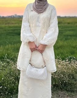 (Category: ) located in . Submitted by bloomatelier (Listing ID 1468855949, Image 1). Description: .