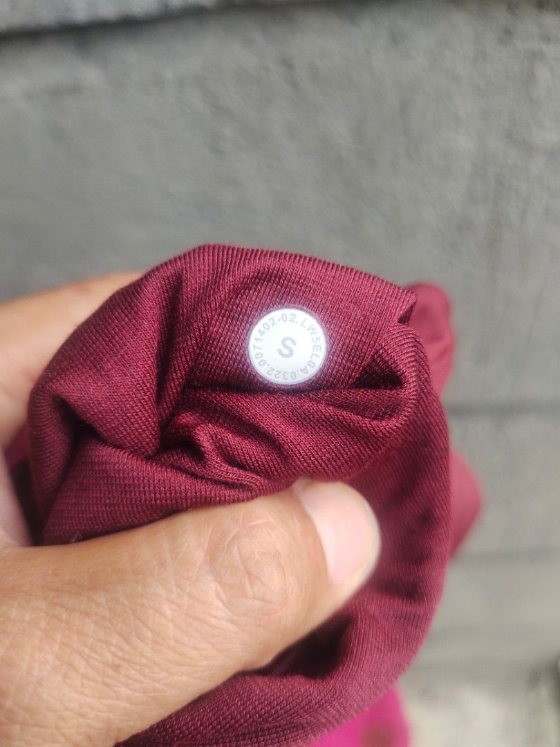 Lululemon (Category: Activewear) located in Legazpi City. Submitted by jaycie.thrift23 (Listing ID 1468712567, Image 3). Description: Lululemon excellent to as New condition small on tag fit 26-30 34L.
