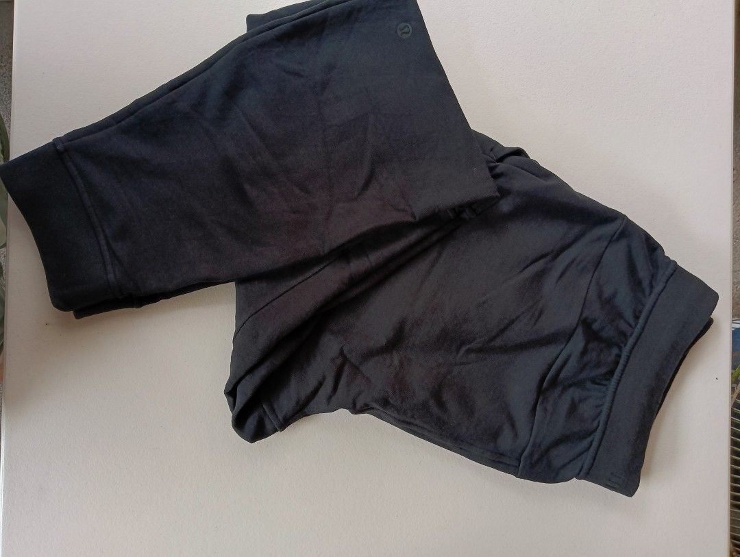 Lululemon City Sweat Jogger Medium (Category: Activewear) located in Rizal. Submitted by timeless_shop (Listing ID 1468753839, Image 2). Description: Original Lululemon City Sweat Men's Jogger *** Like New*** - Size: Medium on tag - Waist: 14" flat laid - Length: 40 inches - Best fit: 29-32 waist 🌟 Condition: 9.9/10 Like New - No issue at all at 2 beses lamang nasuot ito ng anak ko. 🎨 Color Rate: 9.9/10 - Black na black pa ito. 🧵 Fabric: City 