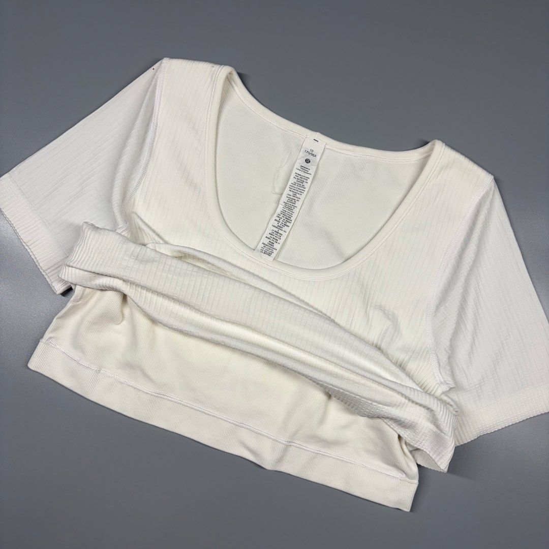 Lululemon EBB to Street with Inner Compression Bra (Category: Activewear) located in Cavite. Submitted by onebeancent (Listing ID 1468913844, Image 3). Description: Size: Small to Medium Frame (W/Inner Compression Bra) Dimension: 16" Width | 23" Length Color: White Color Rate: 10/10 Issue: None Condition: Like new‼️ Price: 750php Additional Shipping Fee (J&T Small Pouch) 75php Luzon 100php visayas 120php mindanao.
