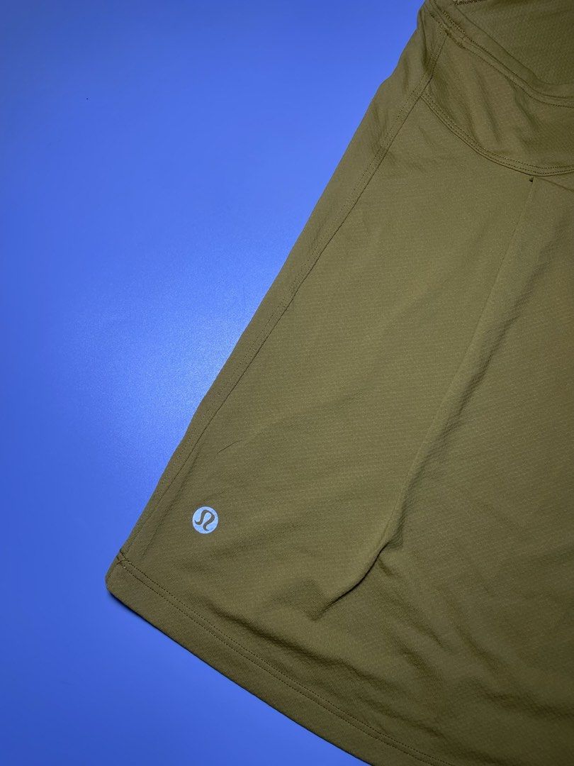 LULULEMON ESSENTIALS TANK TRAIN TANK TOPS UA (Category: Activewear) located in Cebu City. Submitted by drippinthrift (Listing ID 1468776576, Image 3). Description: Lululemon Essentials Tank Train Tank Tops UA (Womens) Size Dot 2 Widht 13.5 / Lenght 20.5 LB 22 Good as new No issue Price +Sf Cebu City📍.