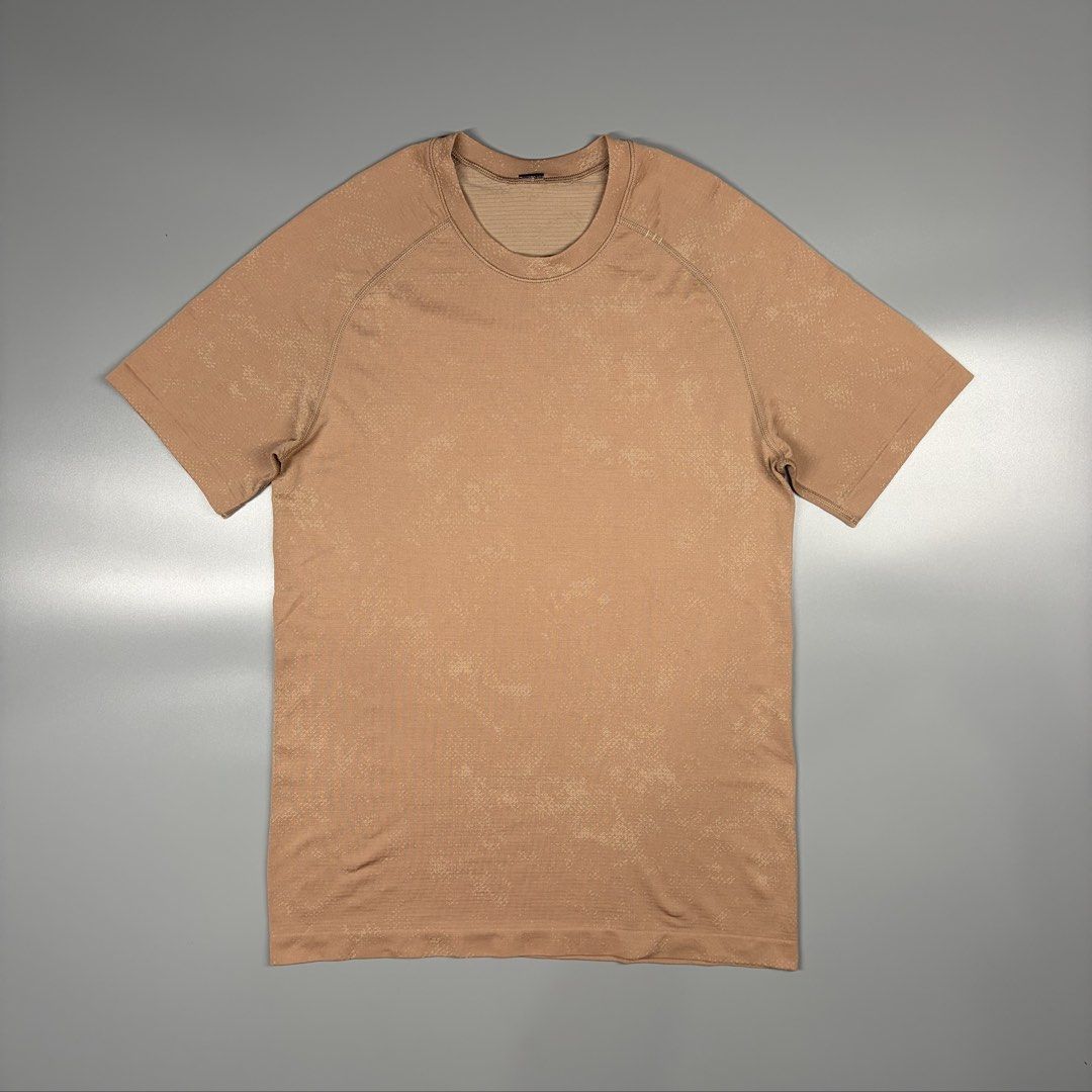 Lululemon Reflectorized Logo(Authentic) (Category: Activewear) located in Cavite. Submitted by onebeancent (Listing ID 1468912160, Image 1). Description: 🔘Lululemon reflectorized logo Size: (Xs to S Men) (Small to M Women) Dimension: 17.5" Width | 26" Length Color: Sandstone Color Rate: 10/10 Issue: None Condition: Like New new‼️ Price: 650php Additional Shipping Fee (J&T Small Pouch) 75php Luzon 100php visayas 120php mindanao.