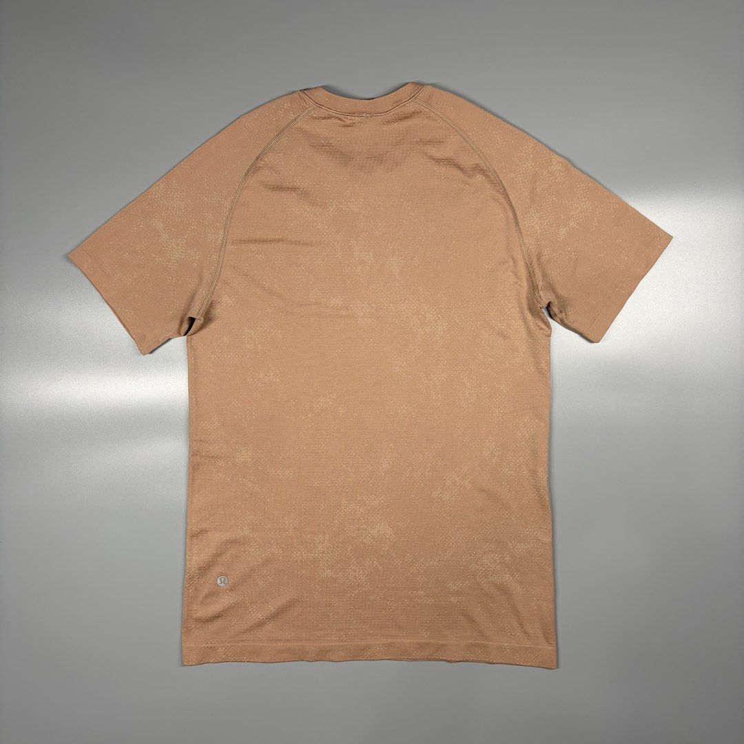 Lululemon Reflectorized Logo(Authentic) (Category: Activewear) located in Cavite. Submitted by onebeancent (Listing ID 1468912160, Image 2). Description: 🔘Lululemon reflectorized logo Size: (Xs to S Men) (Small to M Women) Dimension: 17.5" Width | 26" Length Color: Sandstone Color Rate: 10/10 Issue: None Condition: Like New new‼️ Price: 650php Additional Shipping Fee (J&T Small Pouch) 75php Luzon 100php visayas 120php mindanao.