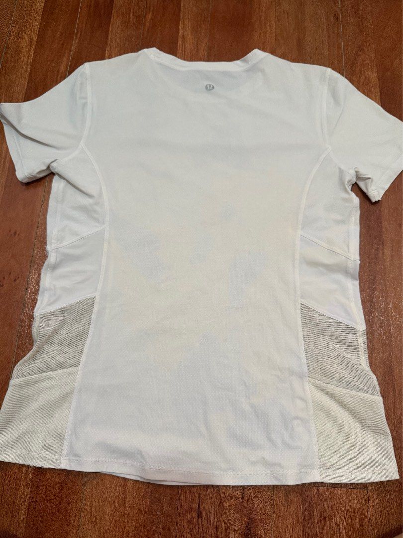 Lululemon run top (Category: Activewear) located in Quezon City. Submitted by krtstn (Listing ID 1468779799, Image 2). Description: .