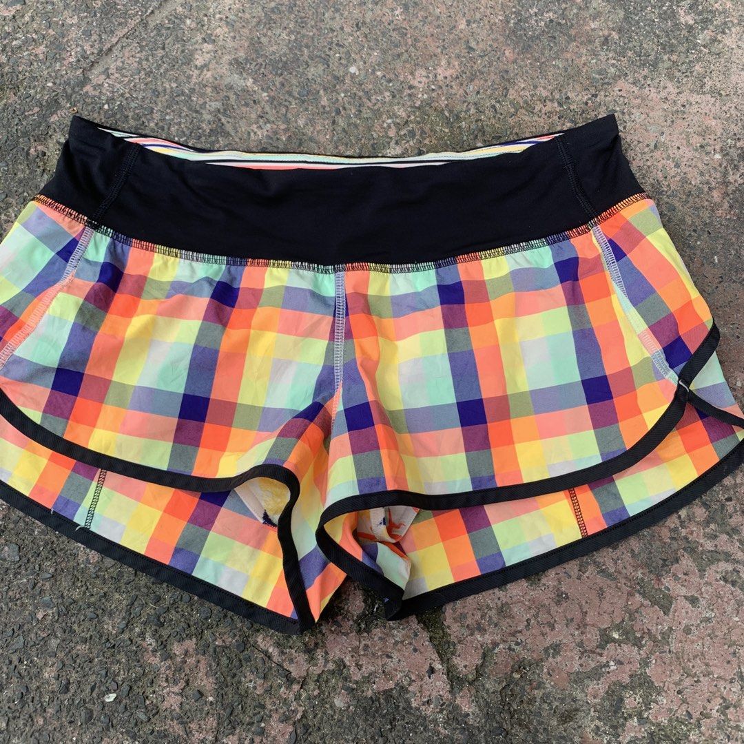 Lululemon Short (Category: Activewear) located in Manila. Submitted by _thrift.clothes._ (Listing ID 1468731081, Image 3). Description: W:30 L:10.