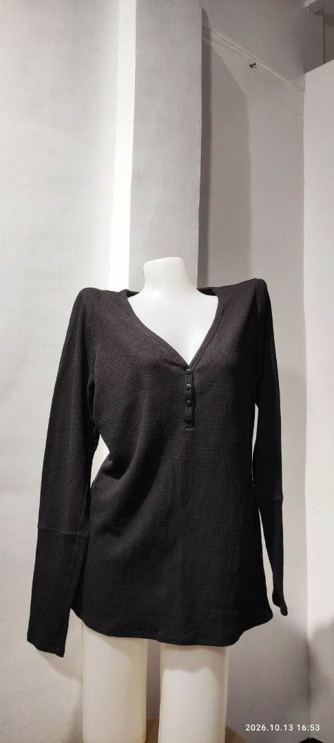 Lululemon (size 10) Close Call Henley Long Sleeve (Category: Activewear) located in Calamba. Submitted by lulu.thrift.finds (Listing ID 1468714188, Image 1). Description: Lululemon Size 10 Close Call Henley Long Sleeve No discount for single items. Can give a little discount for multiple-item purchases. Kindly check my store, selling all lulu :) First to pay basis Payment via GCash only Shipped thru Jnt within 2-3 days Free shipping for min 1.5k 