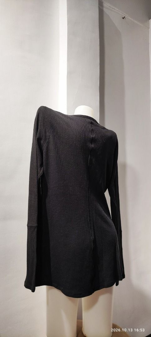 Lululemon (size 10) Close Call Henley Long Sleeve (Category: Activewear) located in Calamba. Submitted by lulu.thrift.finds (Listing ID 1468714188, Image 3). Description: Lululemon Size 10 Close Call Henley Long Sleeve No discount for single items. Can give a little discount for multiple-item purchases. Kindly check my store, selling all lulu :) First to pay basis Payment via GCash only Shipped thru Jnt within 2-3 days Free shipping for min 1.5k 