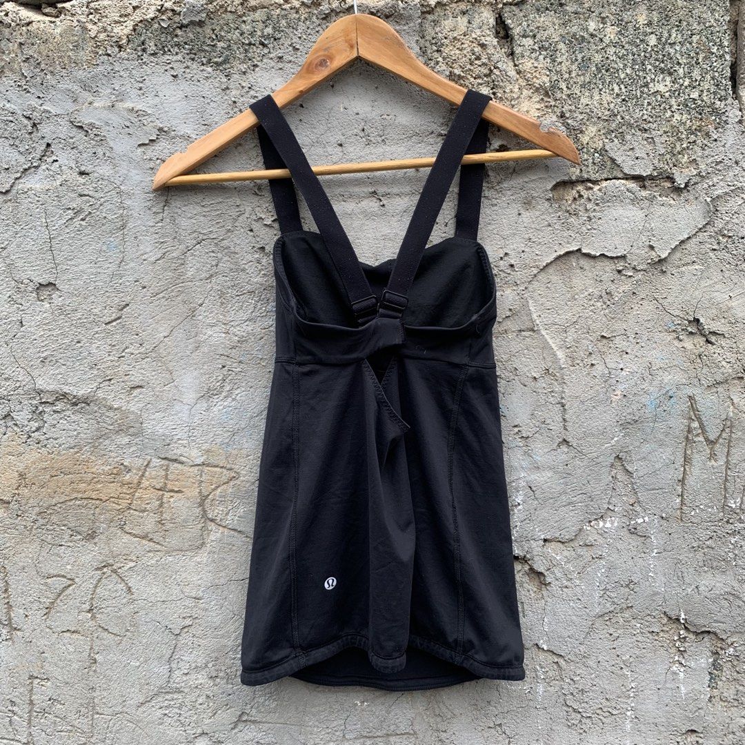 Lululemon Tops (Category: Activewear) located in Manila. Submitted by _thrift.clothes._ (Listing ID 1468726728, Image 2). Description: W:13 L:26.