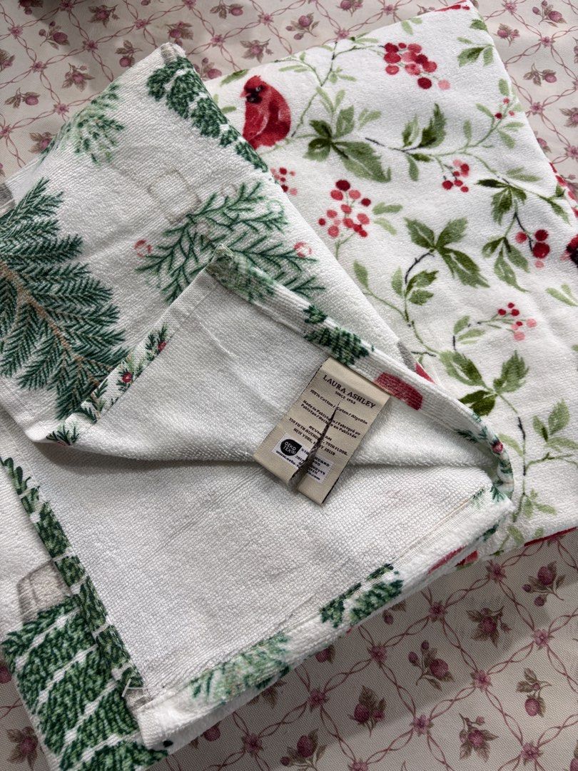 L@uraAshley holiday bath towels (Category: Bedding & Towels) located in Quezon City. Submitted by myextras (Listing ID 1468841496, Image 2). Description: In 2 designs: Christmas tree Jolly Cardinal 28x54” price is per piece .
