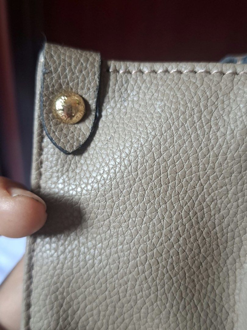 LV Mini On-the-Go (Category: Tote Bags) located in Davao. Submitted by luxxe_closet (Listing ID 1468760269, Image 3). Description: Mini size Coded Japan surplus source No issues No strap.