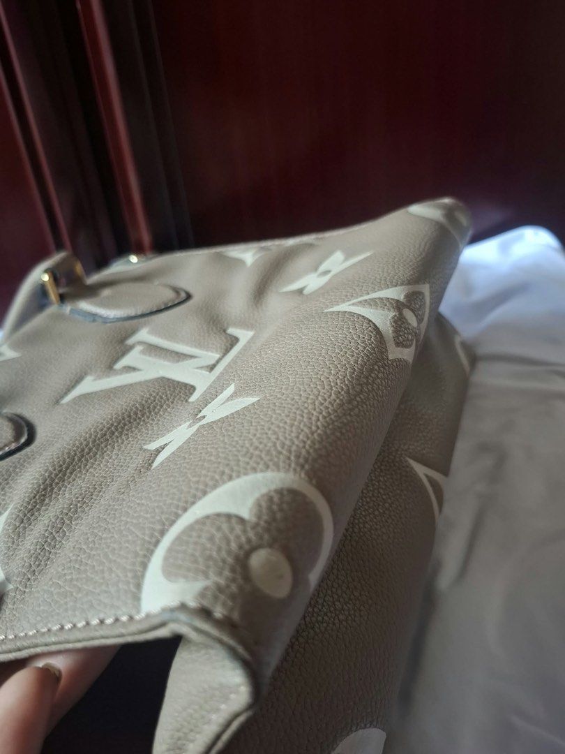 LV Mini On-the-Go (Category: Tote Bags) located in Davao. Submitted by luxxe_closet (Listing ID 1468760269, Image 2). Description: Mini size Coded Japan surplus source No issues No strap.