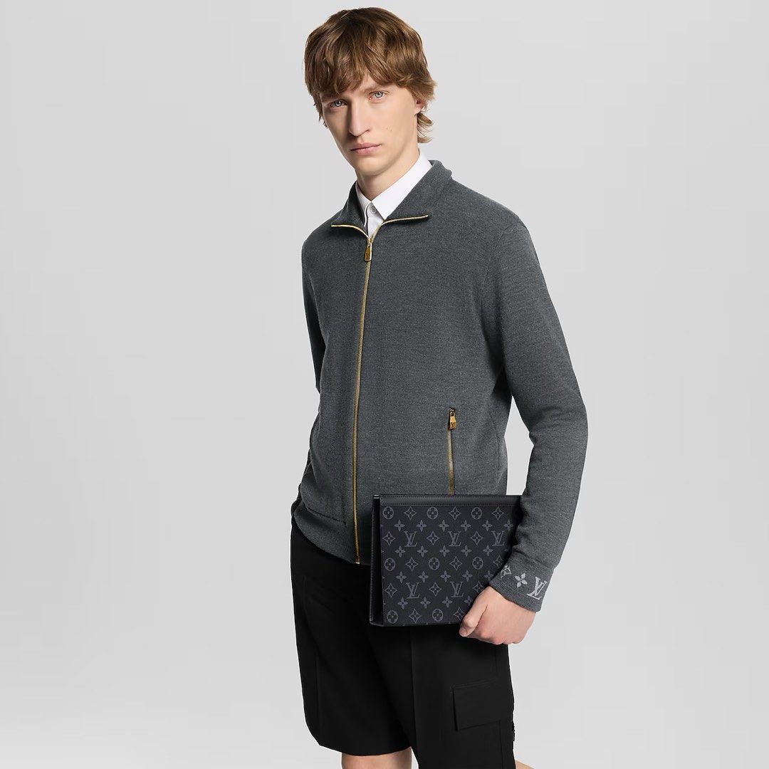 Lv Pochette Voyage MM (Category: Luxury Bags & Wallets) located in Dasmarinas. Submitted by takuya_ (Listing ID 1468837375, Image 2). Description: Lv Pochette Voyage MM Slightly Used | Complete with box (With Legit App Certificate) ₱28,000 ONLY! SRP70k+ 📍Gentri Cavite.