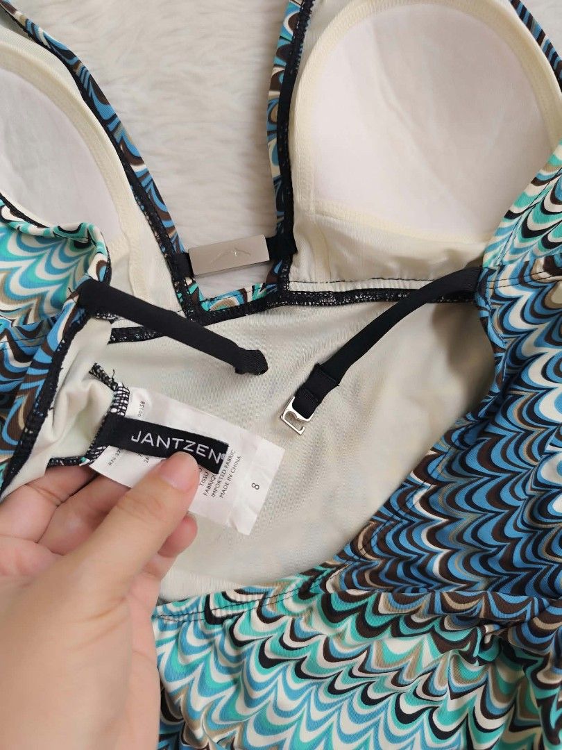 (M) Jantzen Swimsuit (Category: Bikinis & Swimsuits) located in Paranaque City. Submitted by sl_shop05 (Listing ID 1468726484, Image 2). Description: 🌻Like New🌻 🌼Brand: JANTZEN ➡️Built in Pad ✨issue minimal yellow stain ✨Size: Medium ❎𝑨𝒍𝒍 𝒊𝒕𝒆𝒎𝒔 𝒂𝒓𝒆 𝑷𝑹𝑬𝑳𝑶𝑽𝑬𝑫 𝒊𝒏 𝑮𝒐𝒐𝒅 𝑪𝒐𝒏𝒅𝒊𝒕𝒊𝒐𝒏 ❎𝑷𝒍𝒆𝒂𝒔𝒆 𝒅𝒐 𝒎𝒂𝒏𝒂𝒈𝒆 𝒚𝒐𝒖𝒓 𝒆𝒙𝒑𝒆𝒄𝒕𝒂𝒕𝒊𝒐𝒏𝒔. ❎𝑾𝑨𝑺𝑯 𝒃𝒆𝒇𝒐𝒓𝒆 𝑼𝑺𝑬‼️ ❎𝑩𝑼𝒀 𝒂𝒕 𝒚𝒐𝒖𝒓 𝒐𝒘𝒏 𝒓𝒊𝒔𝒌‼
