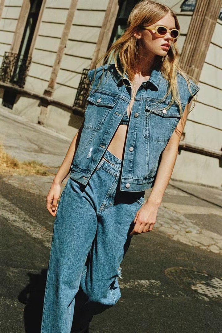 M- Pull and Bear Vintage Denim Vest (Category: Sleeveless) located in Quezon City. Submitted by extrapetite_ph (Listing ID 1468777176, Image 1). Description: .
