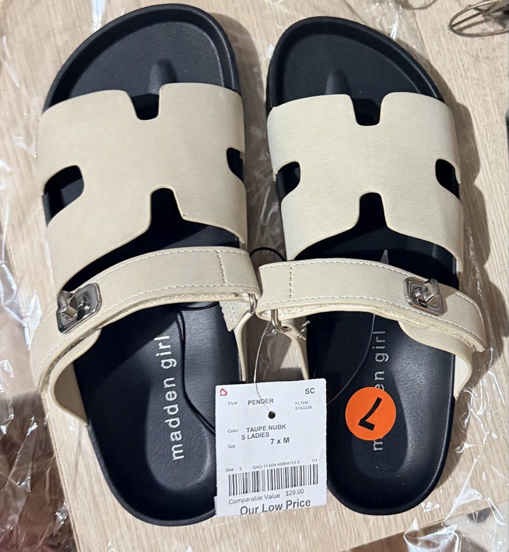 MADDEN GIRL size7 24cm (Category: Flats & Sandals) located in General Trias. Submitted by trendz_fazhion (Listing ID 1468722521, Image 1). Description: new original usa bought size 7 no box 24cm.