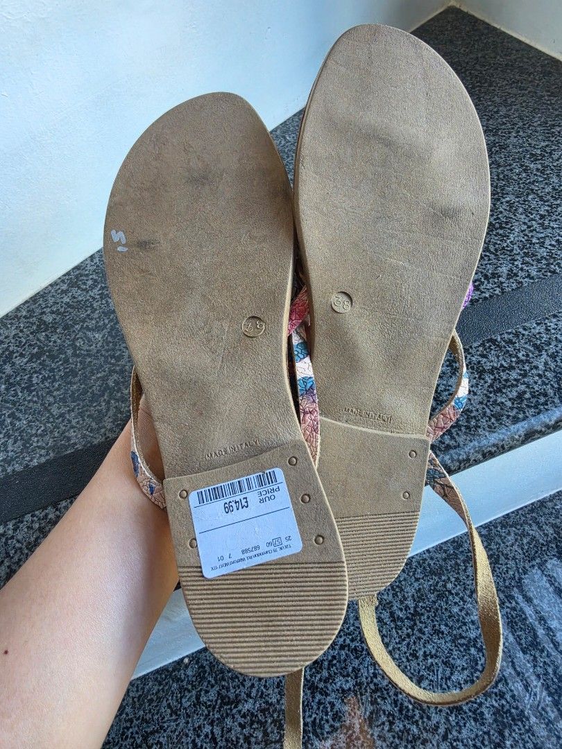 Made in Italy sandals (Category: Flats & Sandals) located in Baguio. Submitted by jz_finds (Listing ID 1468791463, Image 3). Description: size : 38.