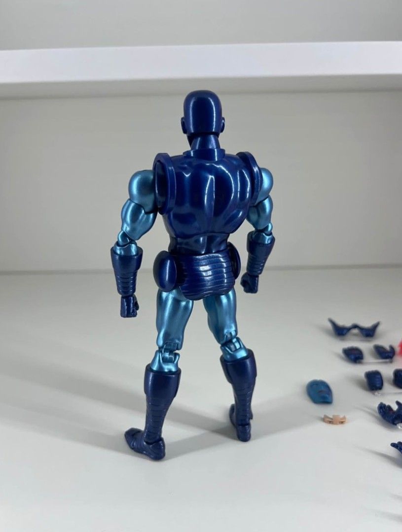 Mafex Iron Man Stealth Suit Version (Category: Figurines & Statues) located in San Juan. Submitted by docpratty (Listing ID 1468775090, Image 3). Description: Like new.
