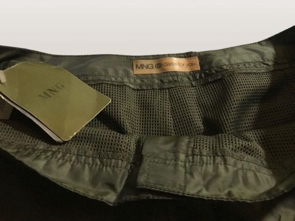 MANGO ARMY GREEN CARGO PANTS 31 (Category: Other Bottoms) located in Marikina City. Submitted by minimalistmanila (Listing ID 1468586223, Image 3). Description: New with tags Mango cargo pants with netting. Straight semi loose legs. Waist is 31. Bought in Mango Singapore. Worth P5,500. Order now! #cargopants .