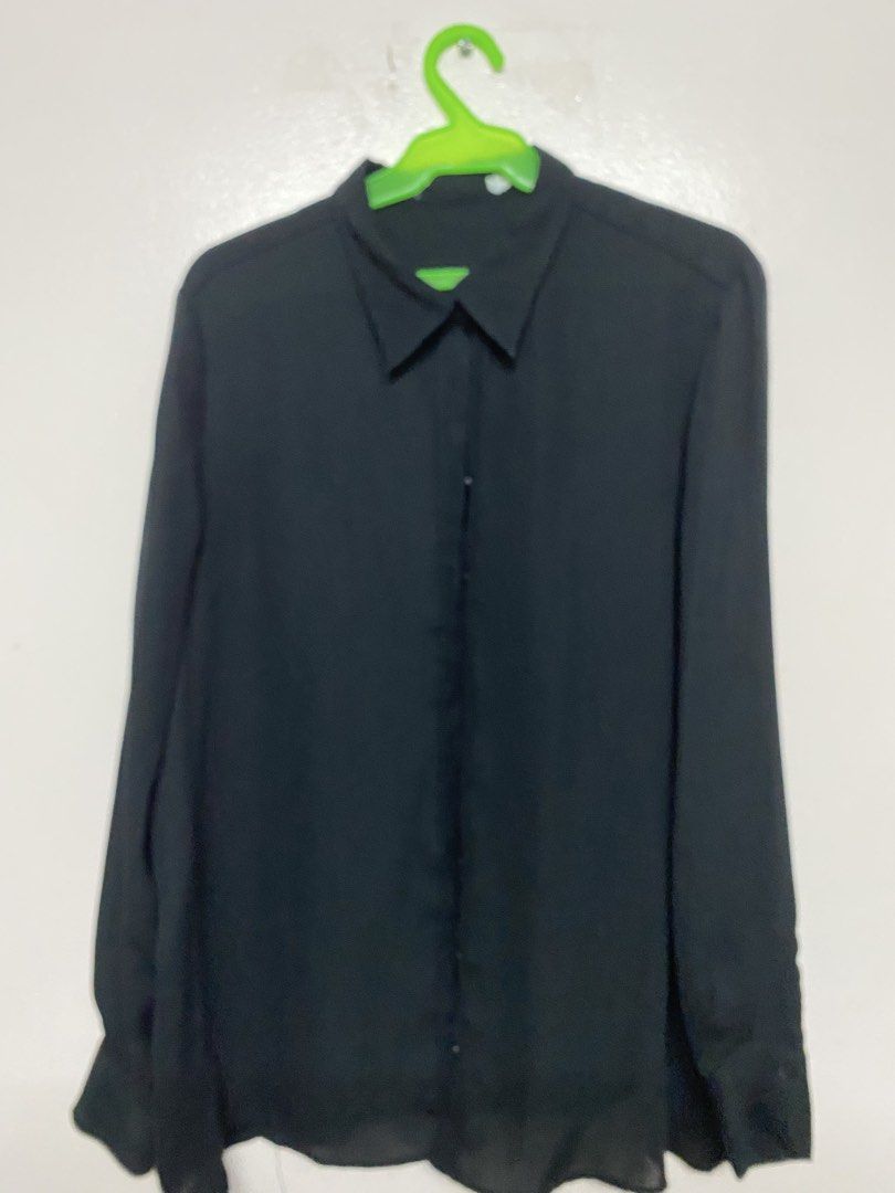 Mango Black Long Sleeve Button Down Blouse Size XL (Category: Longsleeves) located in Taytay. Submitted by themissmj (Listing ID 1468901823, Image 1). Description: - Brand: Mango - Item: Black button-down long sleeve shirt - Neckline: Classic collared - Fit & Fabric: Regular fit, lightweight, slightly sheer - Size: EUR XL / USA 10 / MEX 26 - Style Tip: Great versatile piece for work or casual wear, easy to pair with trousers or skirts.