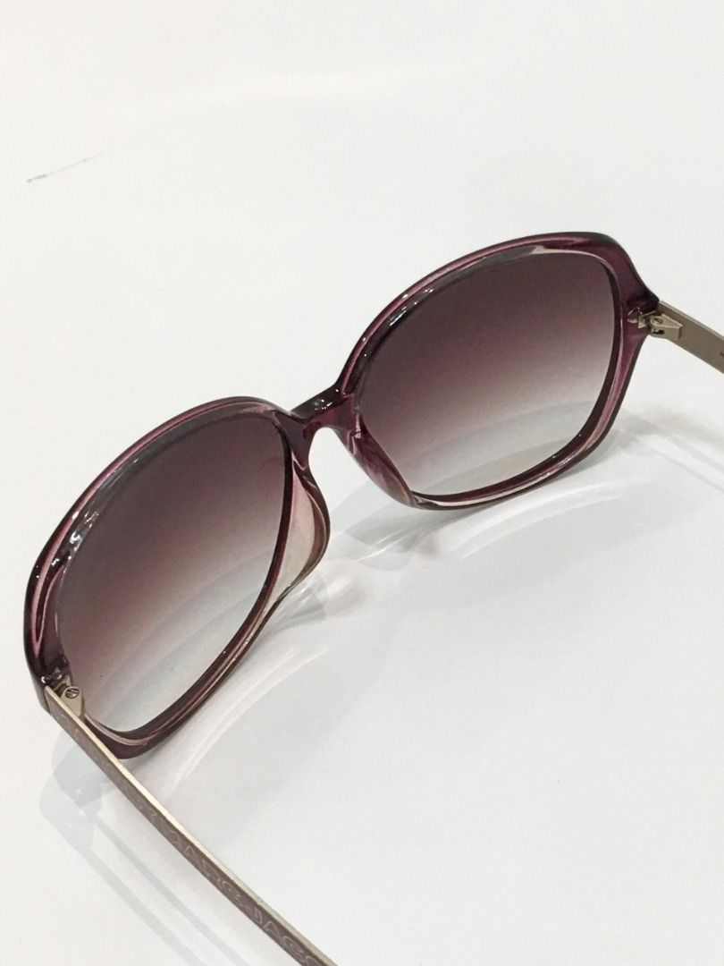 Marc by Marc Jacobs Oversized Sunglasses - Preloved Authentic (Category: Luxury Accessories) located in Santa Rosa. Submitted by brandiecollective (Listing ID 1468796328, Image 2). Description: ✅ Authentic/Original Preloved ✅ From Japan Auction ✅ Money-back Guaranteed If Proven Fake ✅ Message Us For More Details ✅ Open for Layaway Disclaimer: All items sold are preloved unless otherwise stated as brand new. As pre-owned items, signs of previous u