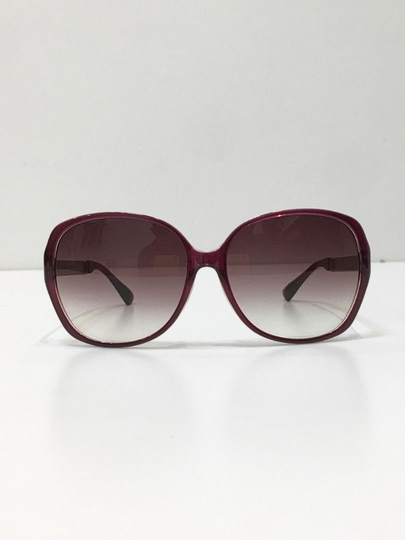 Marc by Marc Jacobs Oversized Sunglasses - Preloved Authentic (Category: Luxury Accessories) located in Santa Rosa. Submitted by brandiecollective (Listing ID 1468796328, Image 3). Description: ✅ Authentic/Original Preloved ✅ From Japan Auction ✅ Money-back Guaranteed If Proven Fake ✅ Message Us For More Details ✅ Open for Layaway Disclaimer: All items sold are preloved unless otherwise stated as brand new. As pre-owned items, signs of previous u