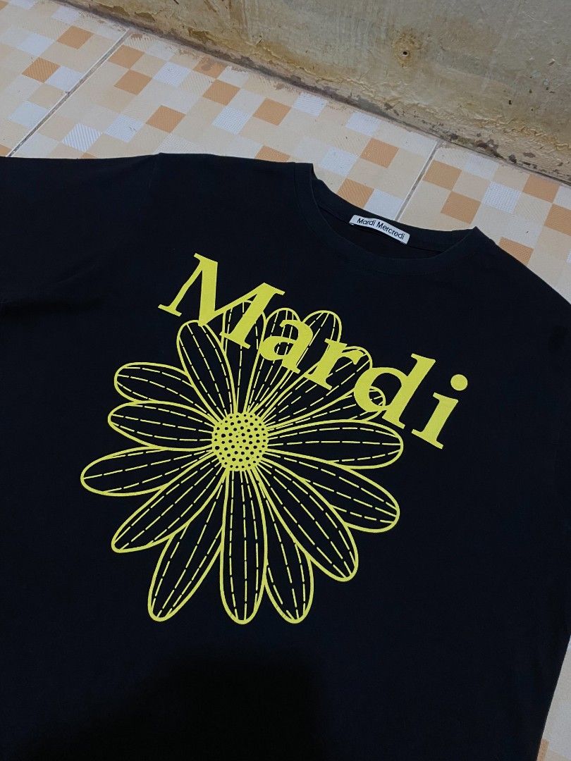 MARDI MERCREDE LIS PETITS FLOWER W20 L27 (Category: Shirts) located in Bacoor. Submitted by jemmskiee. (Listing ID 1468909371, Image 2). Description: MARDI MERCREDE LIS PETITS FLOWER DIMES W20 L27 BRANDNEW CONDITION COLOR RATE 10/10 NO ISSUE 📌LOC BACOOR CAVITE.