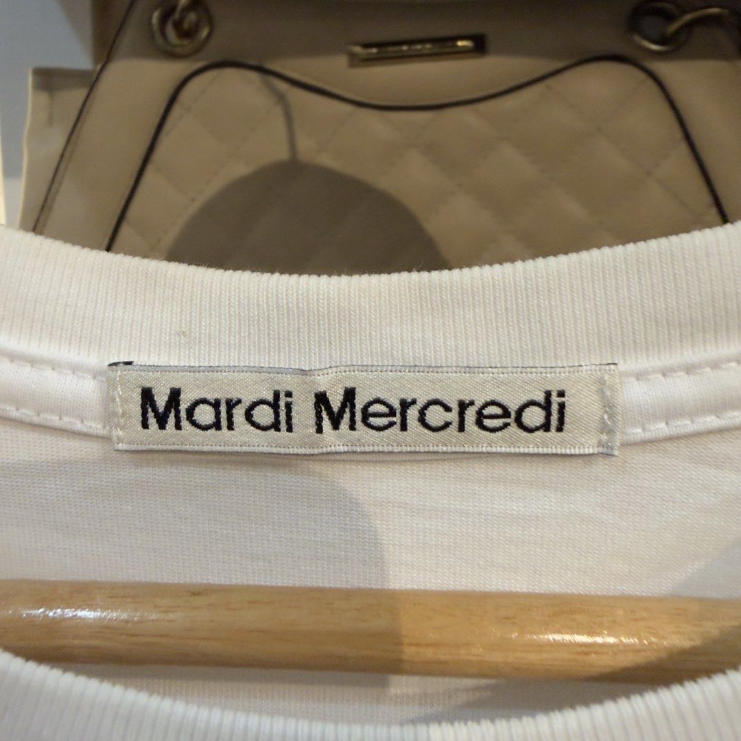 Mardi Mercredi Flower Green White Shirt (Category: Tshirts & Polo Shirts ) located in Manila. Submitted by jerichomal82553 (Listing ID 1468906708, Image 3). Description: Mardi Mercredi Flower Green White Shirt 20 by 24.5 Good Condition Complete Tags.