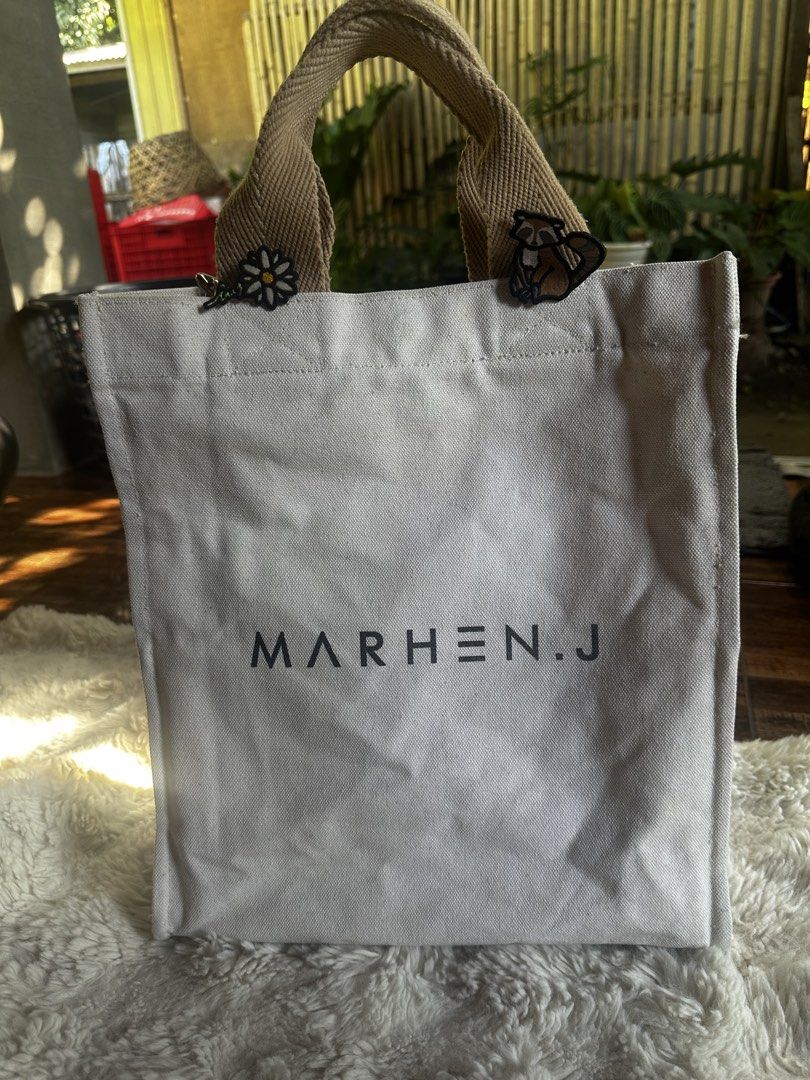 Marhen.J Canvas Tote Bag with Removable Strap (Category: Tote Bags) located in Digos. Submitted by venusacaro13427 (Listing ID 1468768747, Image 1). Description: Marhen. J.