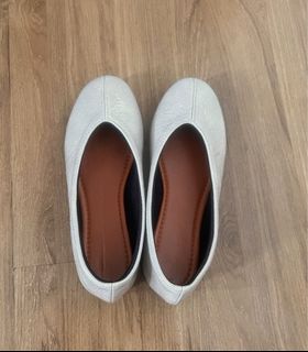 (Category: ) located in . Submitted by ninanicetohave (Listing ID 1468744411, Image 1). Description: .