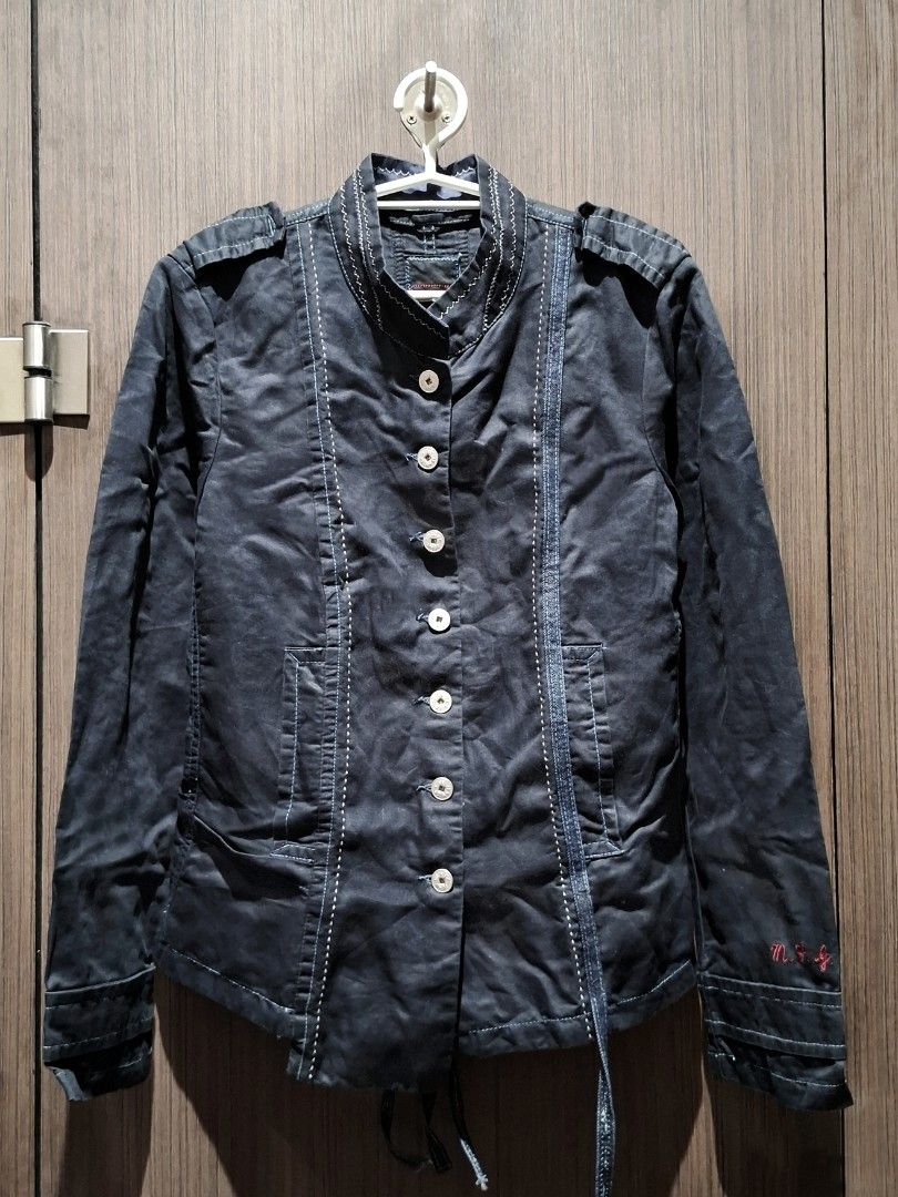 Marithe Francois Girbaud 90'S Avante Garde Lace Up Back Jacket (Guaranteed Authentic) (Category: Coats, Jackets and Outerwear) located in Pasig City. Submitted by coveted.mnl (Listing ID 1468881703, Image 1). Description: Guaranteed Authentic📌 No issue whatsoever, all details posted~ Needs good ironing lang, not faded🤍 Best fit to: Small Width : 16 Length : 24 (MEASURED BY INCHES) 9.5/10 overall condition • P5,400 Slightly negotiable • Pasig Ci