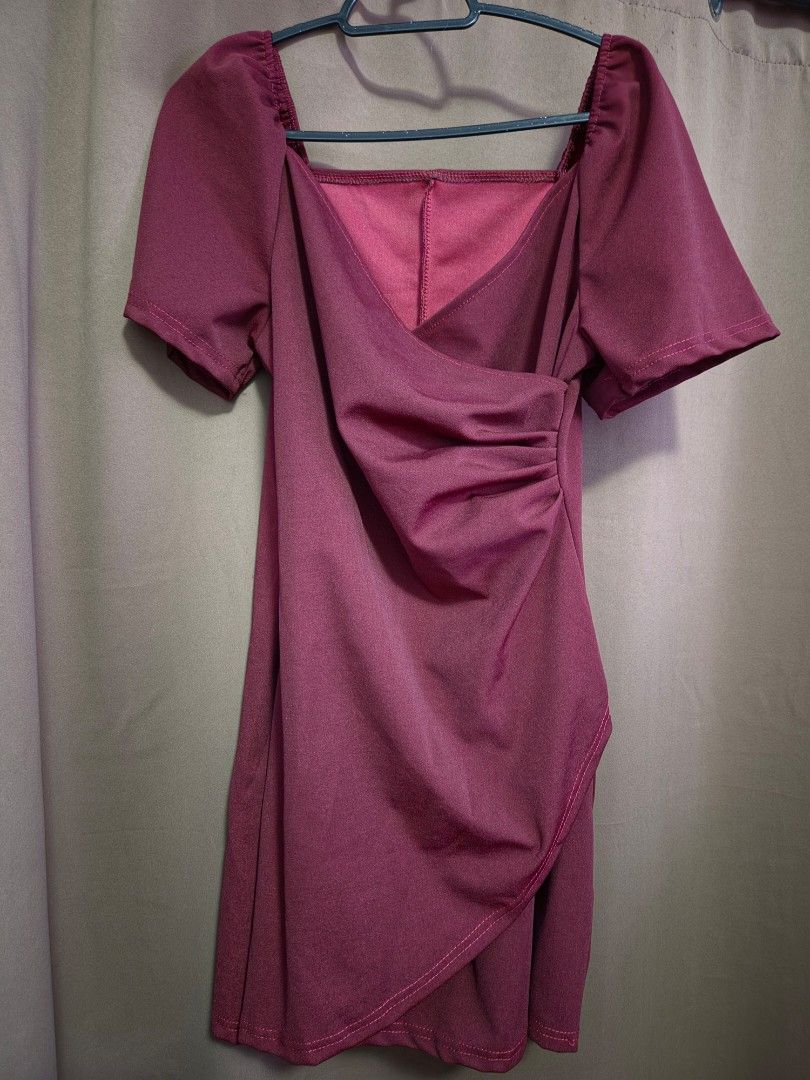 Maroon Formal Dress (Category: Dresses) located in Malolos. Submitted by aemcloset (Listing ID 1468854742, Image 1). Description: bust up to 36 waist 28-30 stretchy.