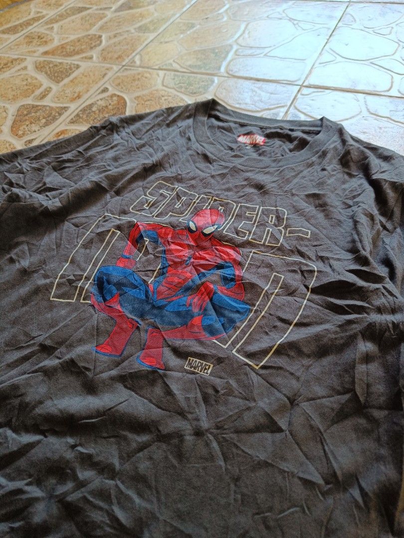 MARVEL "SPIDERMAN" TEE (Category: Tshirts & Polo Shirts ) located in Davao. Submitted by thrift.it.denzz (Listing ID 1468836551, Image 2). Description: MARVEL MERCH - SIZE SMALL W16 L24 - GOOD AS NEW CONDITION - NEED WASH - 🏷️350 NEGOTIABLE ADD SHIPPING FEE 📩DM📩.
