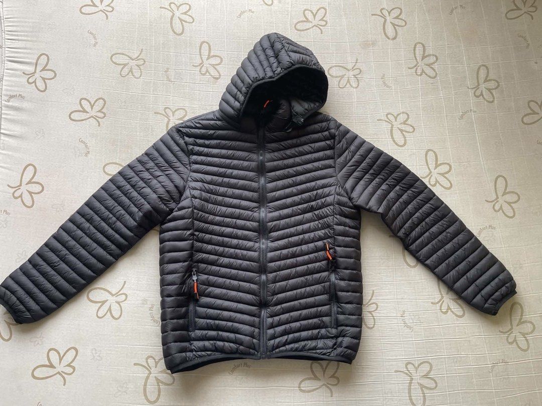 Men’s Black Hooded Puffer Jacket Size M (Category: Coats, Jackets and Outerwear) located in Manila. Submitted by yanna_0915 (Listing ID 1468757626, Image 1). Description: - Size: M - Used once only sa Mt. Pulag - Great for winter or hiking length 67cm - 27 inch width 54.5cm - 21 inch sleeve 62cm - 24 inch - RFS : di na kailangan MOP : gcash (full payment first before shipment) MOD : lalamove or gogoxpress (sf shouldered by buyer).