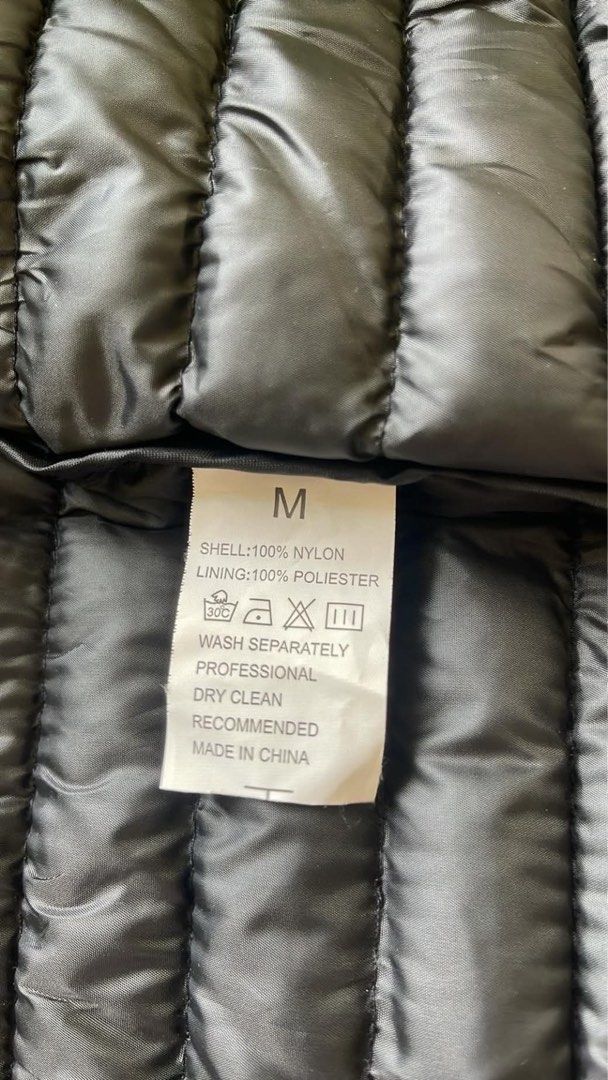 Men’s Black Hooded Puffer Jacket Size M (Category: Coats, Jackets and Outerwear) located in Manila. Submitted by yanna_0915 (Listing ID 1468757626, Image 2). Description: - Size: M - Used once only sa Mt. Pulag - Great for winter or hiking length 67cm - 27 inch width 54.5cm - 21 inch sleeve 62cm - 24 inch - RFS : di na kailangan MOP : gcash (full payment first before shipment) MOD : lalamove or gogoxpress (sf shouldered by buyer).