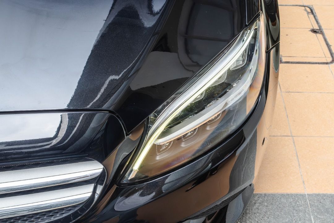 Mercedes-Benz C-Class C160 Avantgarde Auto (Category: Used Cars) located in Singapore. Submitted by vinsautogroup (Listing ID 1468724035, Image 3). Description: Vehicle Features: 1.5L 4 cylinder inline 16v turbocharged engine, 9G-tronic, producing 127bhp, cruise control, multi function steering, keyless entry/start. Accessories: Factory fitted audio system, BT/CarPlay, dual electric memory seats, auto tailgate/headlamp/climatic aircon, reverse ca