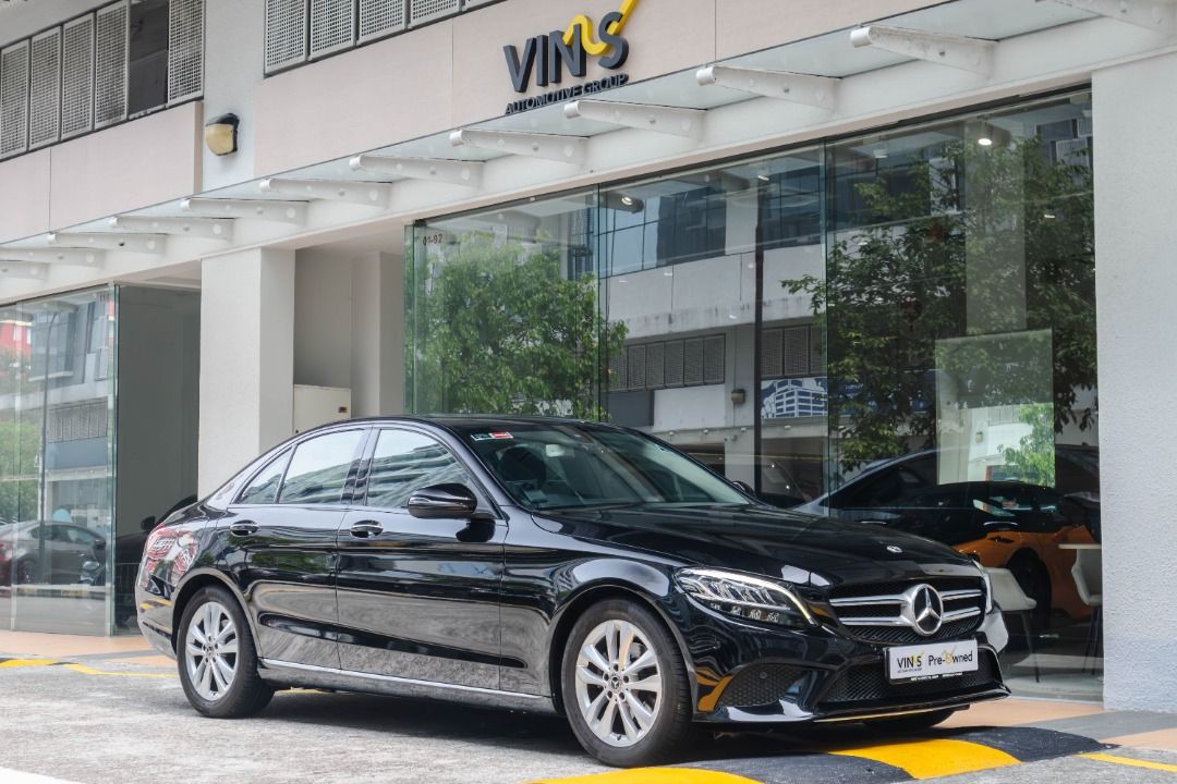 Mercedes-Benz C-Class C160 Avantgarde Auto (Category: Used Cars) located in Singapore. Submitted by vinsautogroup (Listing ID 1468724035, Image 2). Description: Vehicle Features: 1.5L 4 cylinder inline 16v turbocharged engine, 9G-tronic, producing 127bhp, cruise control, multi function steering, keyless entry/start. Accessories: Factory fitted audio system, BT/CarPlay, dual electric memory seats, auto tailgate/headlamp/climatic aircon, reverse ca
