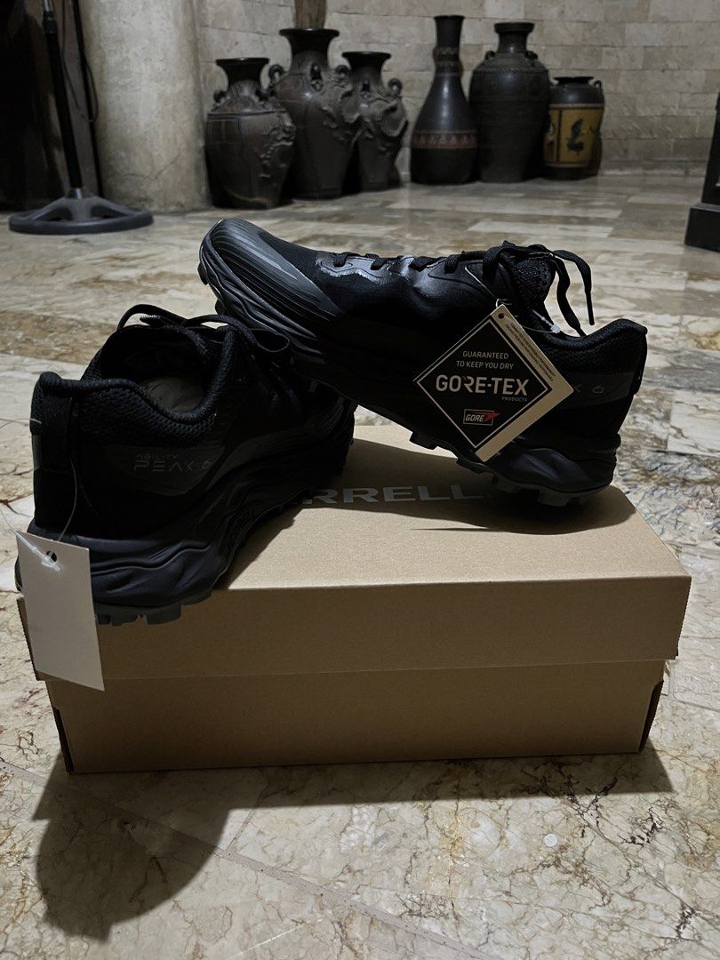 MERRELL AGILITY PEAK 6 GORE-TEX (Category: Casual Shoes) located in Lapu Lapu. Submitted by bretgirl (Listing ID 1468884992, Image 2). Description: SIZE : 7 - men 9 - women RFS : wrong size.