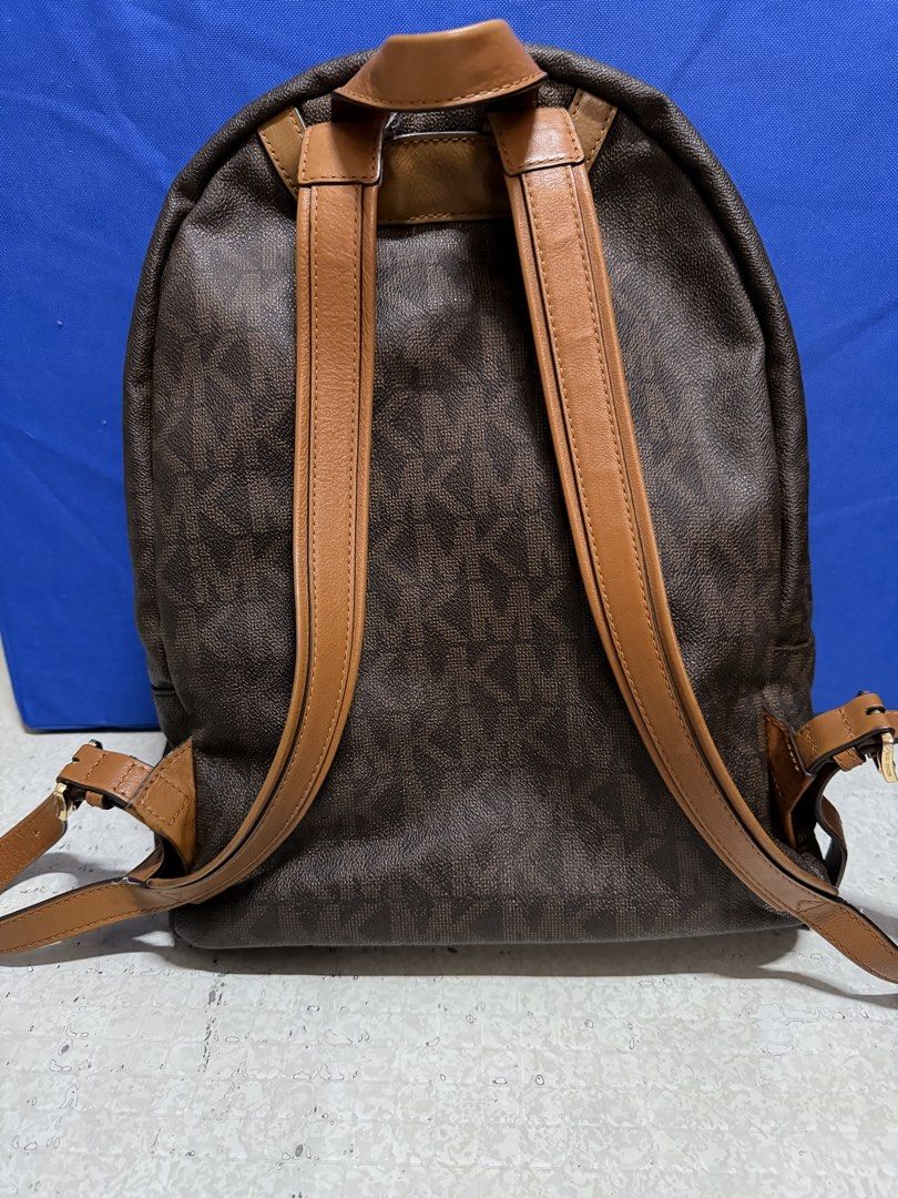 Michael Kors Large Backpack (Category: Backpacks) located in Pateros City. Submitted by celle0619 (Listing ID 1468786160, Image 2). Description: With signs of use Needs inside cleaning Authentic Well loved and used.