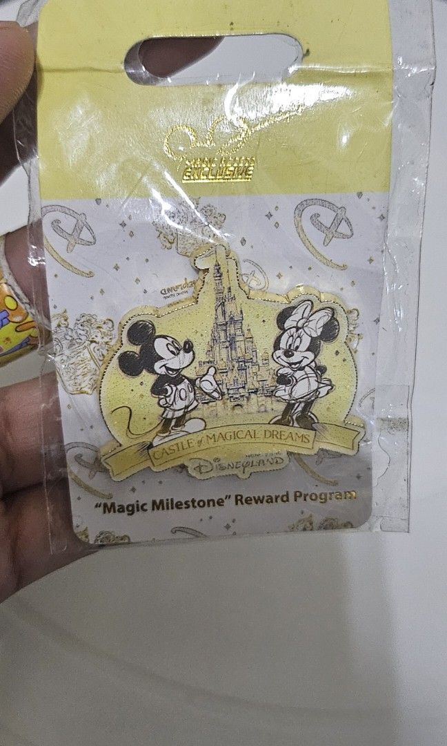 Mickey & minnie mouse metal pin (Category: Kids Toys) located in Umingan. Submitted by liezelsona48963 (Listing ID 1468853238, Image 1). Description: hongkong disneyland metal pin mop gcash.