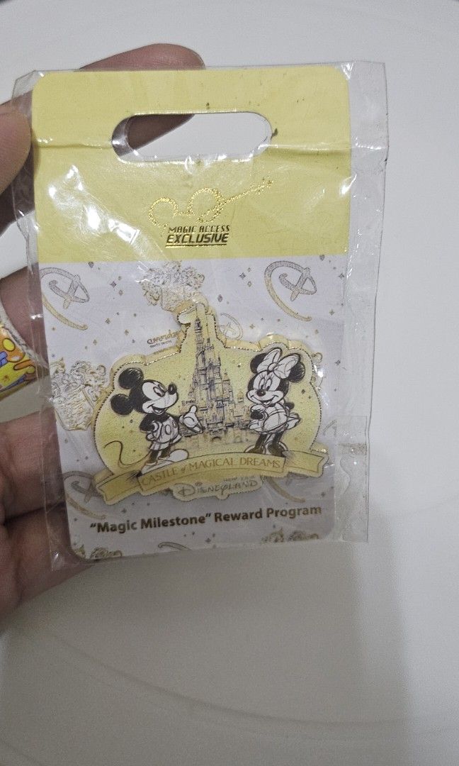 Mickey & minnie mouse metal pin (Category: Kids Toys) located in Umingan. Submitted by liezelsona48963 (Listing ID 1468853238, Image 2). Description: hongkong disneyland metal pin mop gcash.