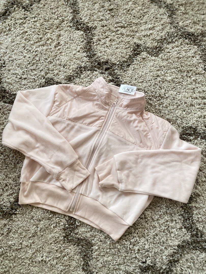 Microfleece Pink Full-Zip Jacket US Brands (Category: Coats, Jackets and Outerwear) located in Batangas. Submitted by lux_kimmy (Listing ID 1468841199, Image 2). Description: Microfleece Zip-up Jacket | US Brands 🇺🇸 Fits Small-Medium body frame for Adults or 2XL for Kids 🫶 *see the last pic worn in the mannequin | SRP: $35/₱2.1K Selling for only ₱750+SF 💸 .