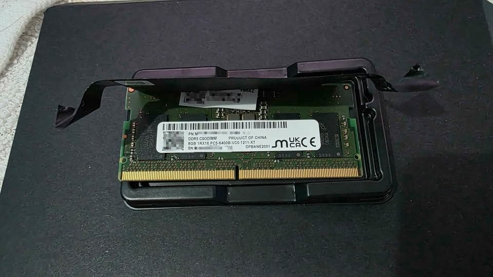 Micron 8GB 6400MT/s DDR5 SODIMM RAM (Category: Computer Parts) located in Quezon City. Submitted by jmjeong (Listing ID 1468818021, Image 3). Description: Brand: Micron Specs: 8GB 6400MT/s DDR5 SODIMM Qty: 2 sticks More specs seen in the pic. Naka-tape na siya from the laptop. Tinanggal ko yung isa to see yung loob. If pair - 11k If single stick - 6k LAST PRICE NA. RFS: Upgraded Location: Quezon City.
