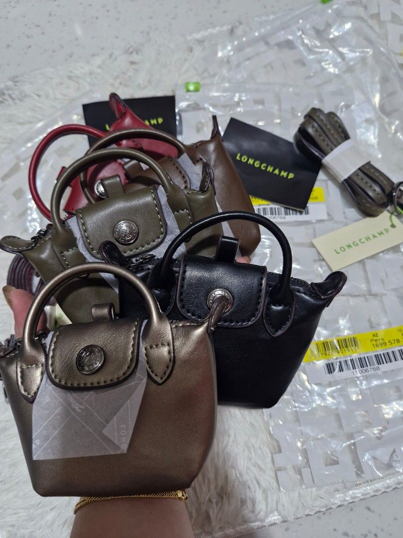 Mini bag with sling (Category: Cross-body Bags) located in Manila. Submitted by victoryowl (Listing ID 1468765562, Image 2). Description: with sling best for give aways gift.