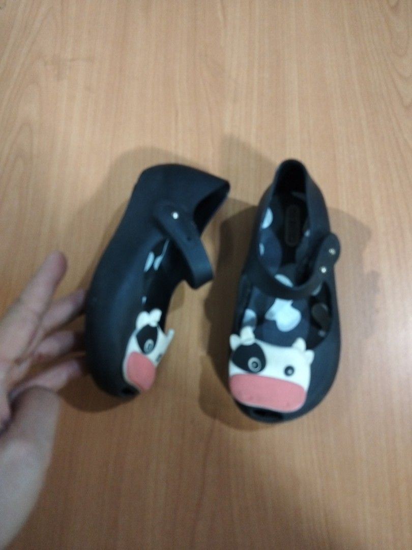 Mini Melissa (Category: Babies & Kids Fashion) located in El Salvador. Submitted by francheskaukayukay (Listing ID 1468720920, Image 2). Description: .